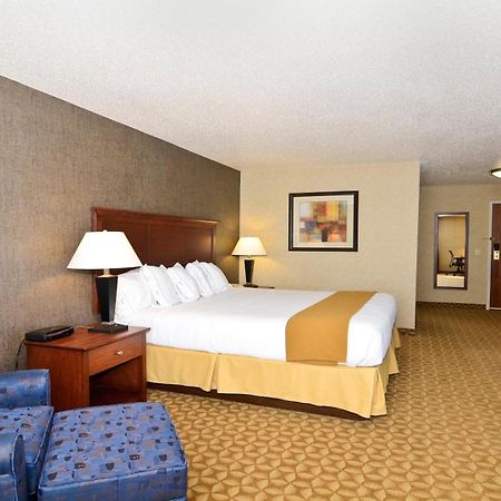 Holiday Inn Express Hotel & Suites Fort Atkinson By Ihg מראה חיצוני תמונה