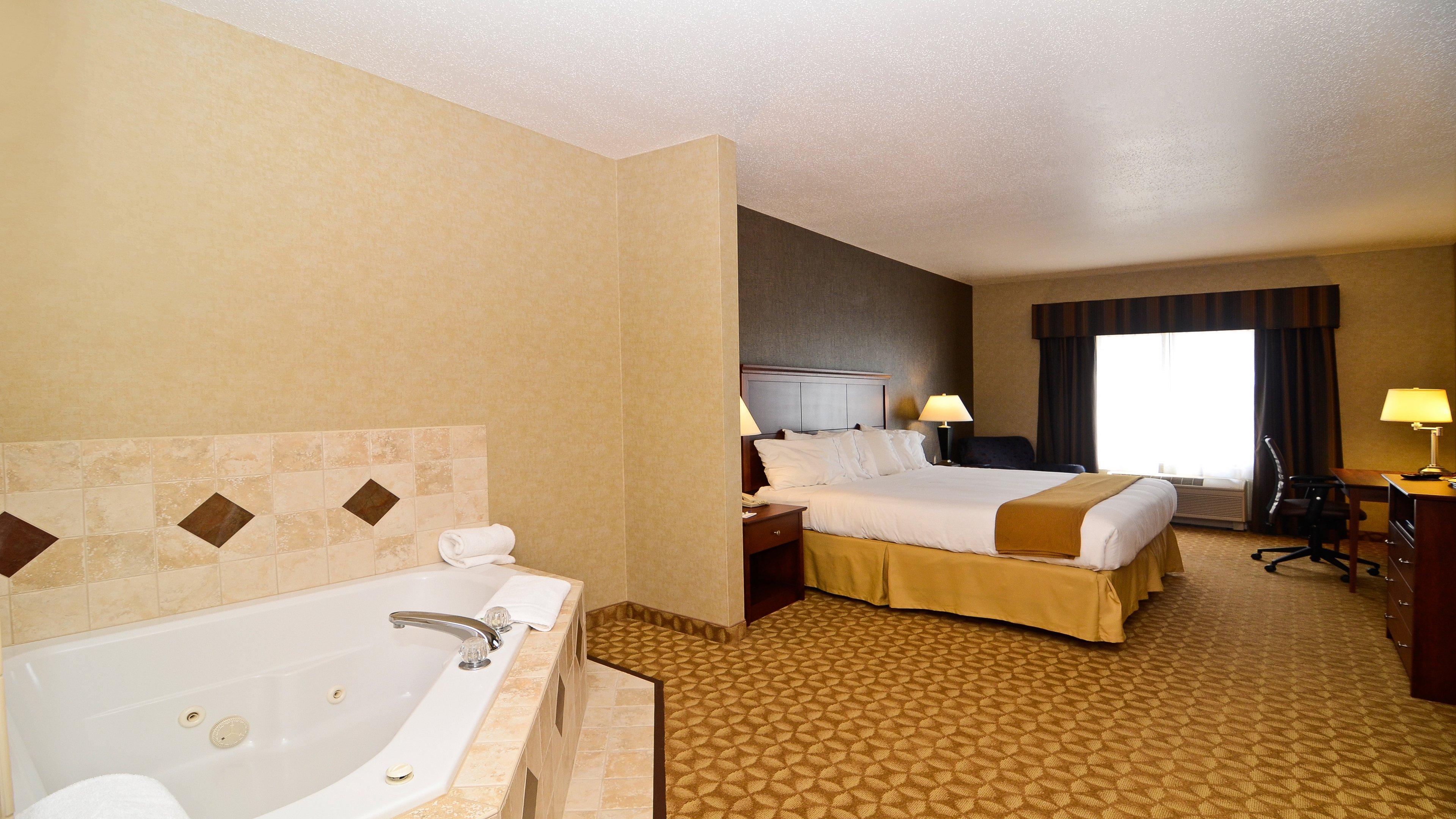 Holiday Inn Express Hotel & Suites Fort Atkinson By Ihg מראה חיצוני תמונה