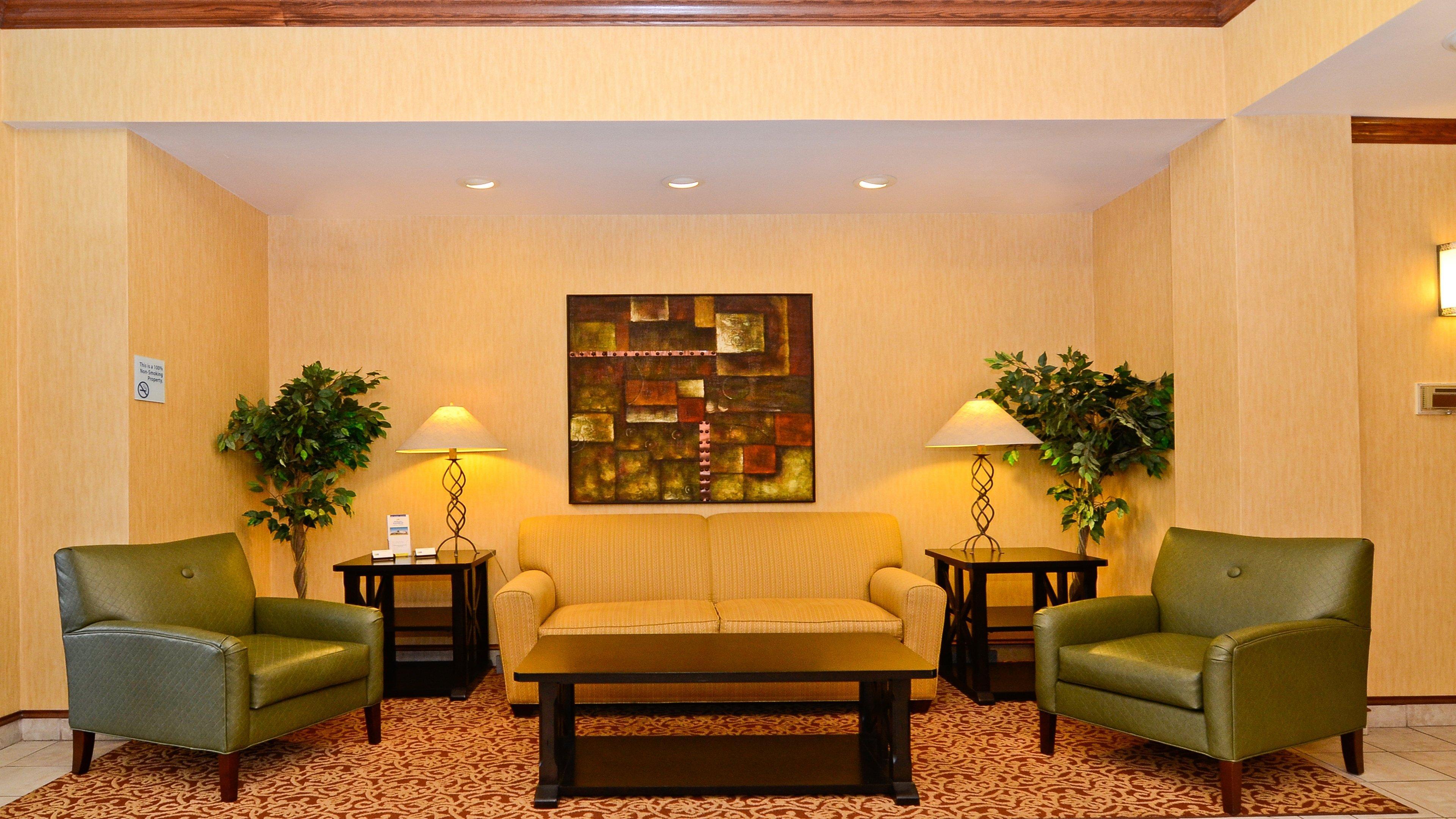 Holiday Inn Express Hotel & Suites Fort Atkinson By Ihg מראה חיצוני תמונה